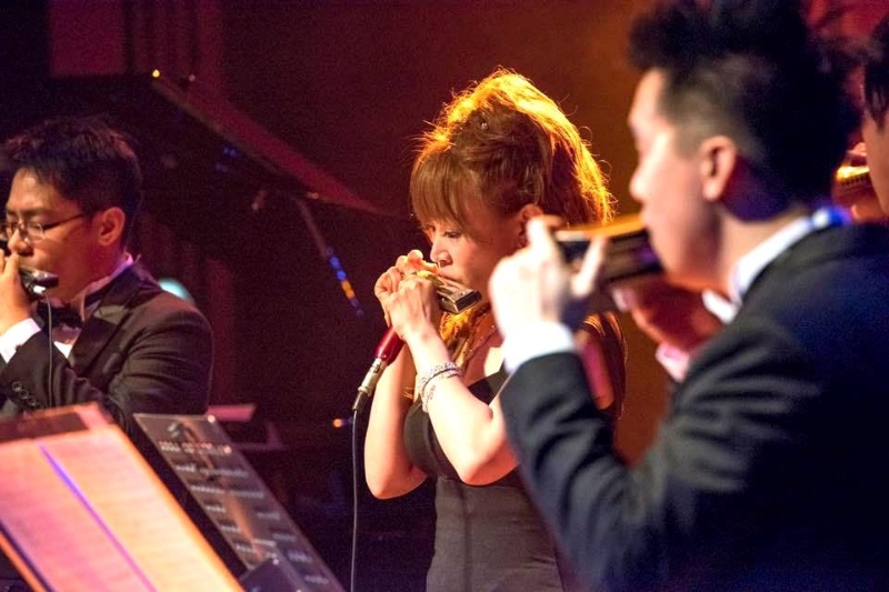 Bom x Boa 出道十週年音樂會 (茱蒂口琴樂團受邀海外演出)｜茱蒂口琴樂團｜國藝會補助成果檔案庫